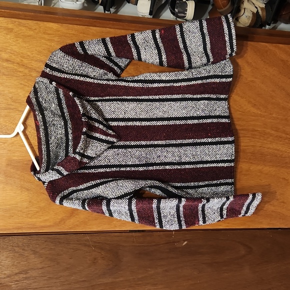 Authentic Mexican pullover sweater with hood - Picture 4 of 4